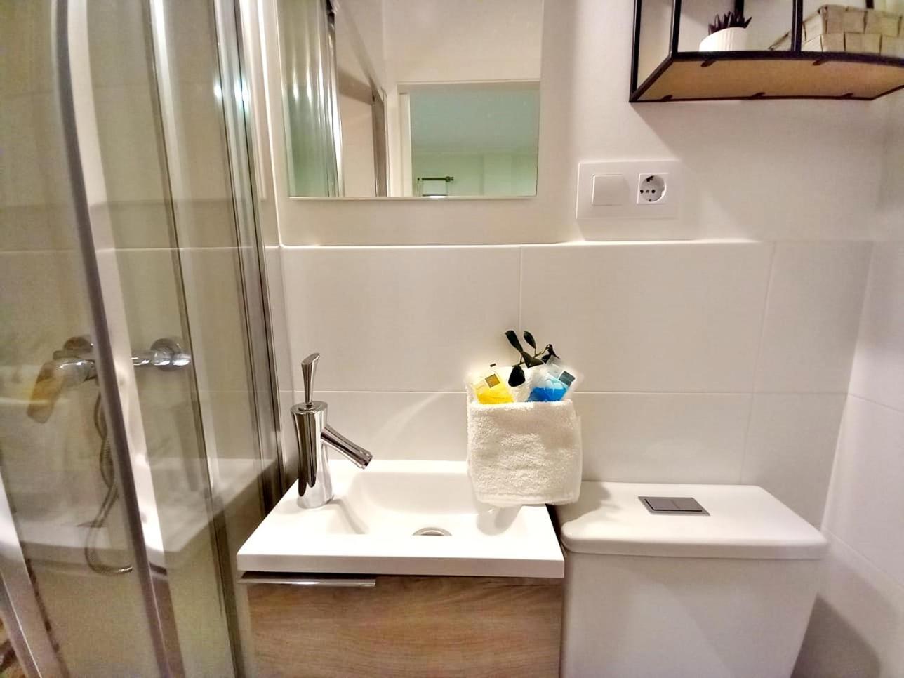 Holibai, Rulina , Single Private Ensuite, 巴约讷 外观 照片